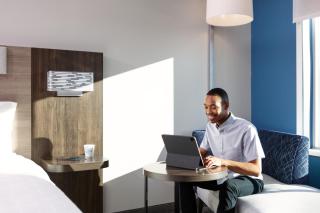 Holiday Inn Express & Suites Barrie South by IHG - 7