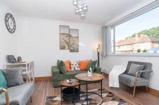 Spacious Solihull 3BR With Free Parking And Garden Near NEC, Airport, JLR, HS2 - 0