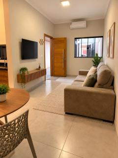 Casa com garagem, 5 min do centro - 3