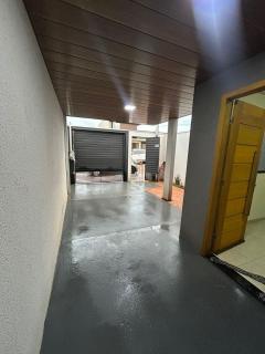 Casa com garagem, 5 min do centro - 1