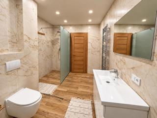 Loft District Oasis - 5