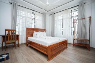 Wooden Haven Hotel - 2