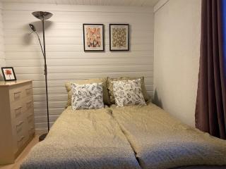 Apartment near Airport, Parking & EV charger - 3