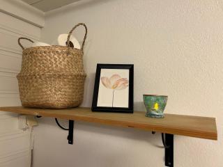 Apartment near Airport, Parking & EV charger - 2