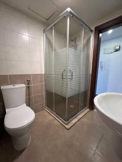 LuXury 1 Bedroom Apartment ! - 4
