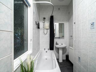 Leeds Headingley Stays 2 Bed and 1 Bed With Free Parking - 1