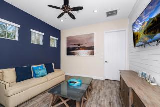 Pineapple Dream Cottage With Private Hot Tub Near Disney With Margaritaville Resort & Island H2O Access - 8000Sb - 3
