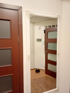 Bright Spacious Apartment, Balcony & Big Kitchen - 3