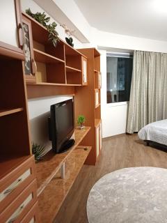 Bright Spacious Apartment, Balcony & Big Kitchen - 2