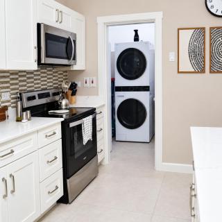 Selah Oasis - The Sail Away - Centrally Located - 2 Rooms 3 Beds Sleeps 5 with Pool - 3
