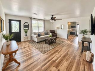 Stagecoach Retreat - 3bd / 2ba - 8