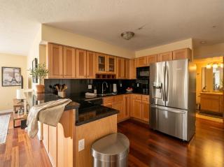 Prime Cleveland Location Modern 2BR Balcony - 2
