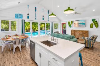 2 min to Beach, Heated Pool and Spa, Quiet Retreat - 8