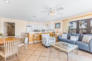 Second Floor Condo Many Amenities Beach Access Beach Equipment Included - 5