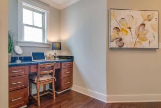 Modern 3 King Belmont Retreat with 2 Living Rooms Walk to Belmont & Vanderbilt Near Music Row The Gulch & 12th South 2 miles to Broadway Large Dining Table Smart TVs Parking 24 Hr Hospitality - 4