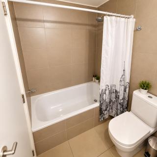 Depto full cercano a metro, Parking, Piscina, Check in 24-7 - 3