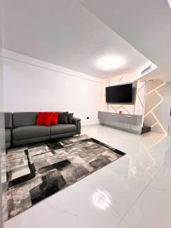 Luxury Townhouse with Pool & BBQ - 3