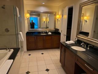 Signature at MGM Grand - One Bedroom Suite with Strip View and Balcony - 3