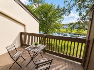 Lakeside Retreat 2 Miles from Universal Studios - 7