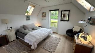 Bekkethun - Cozy Loft Retreat on Historic Grounds in Skånevik - 9
