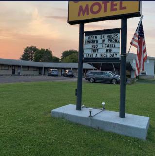 Gaslite Motel - 6