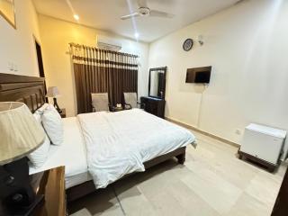 Lavish Faimly suite's Islamabad - 3