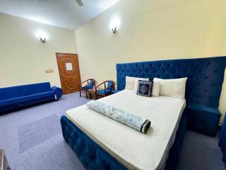Lavish Faimly suite's Islamabad - 5