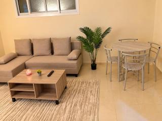 Cozy 1BR Apartment with Full Kitchen & Two Bathtub - 3