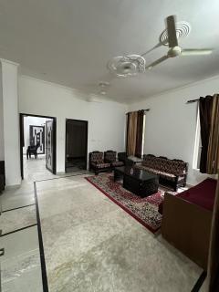 White Forest Cottage - 8