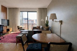 Walkers Point Designer 2BR - Prime Location with Balcony and Gym - Sleeps 6 - 5
