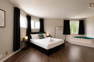 16 Ave 2BR Main Floor Minutes to Downtown Calgary - 2