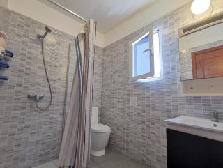 Beach location and pool access - 1