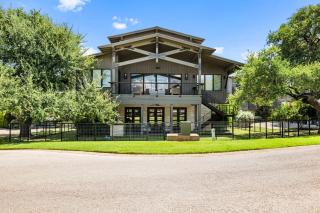 Luxe 3BR Lake Stay - BBQ - Firepit - Pickleball - 0