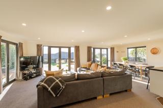 Spacious, Family-Friendly, Parkside - KK67479 - 3