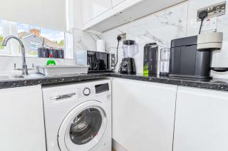 4 Beds Free Parking Fully Equipped Home - 4