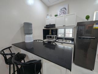 Entire Home Unit 2 Netflix AC Washer - 1