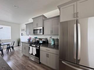Spacious Modern townhome near Ski and Snowboarding - 3