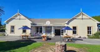 Karamea Hotel - 0