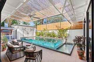 Swim-Through Glass Pool Villa, 5min Beach - Playa Flamingo - 2