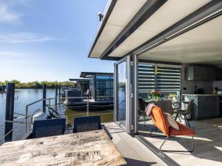 Boot zonder naam - 8