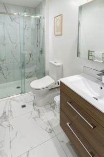 Comfy 1-Bed Apartment with Park Views Sleeps 4 - 1