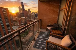Luxury 21st floor Skyline Views near Grant Park - 5