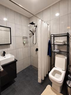 Modern 2 Bedroom Apartment Fast WiFi AC North Paramaribo - 4