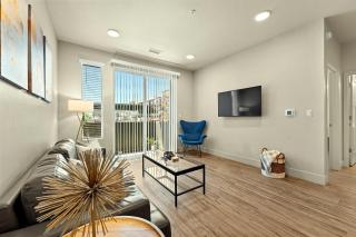 Reno 2BR 2 King Beds Pool & Gym - 6