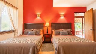 Riverfront King Room w Fireplace & Jacuzzi Access - 3