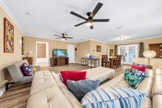 4BR4BA Tampa Retreat Game Room & Patio - 6