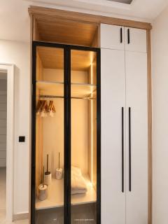 Lunarluxe Apartment - 1