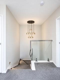 Modern 5BR 3BA NEW Home & 2km to Botanic Gardens 02 - 4