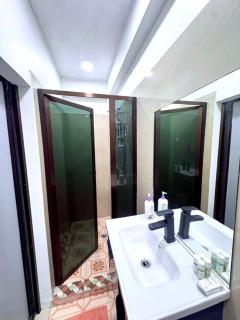 VNZ Luxury Apartment - 8