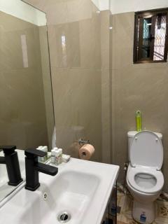 VNZ Luxury Apartment - 9